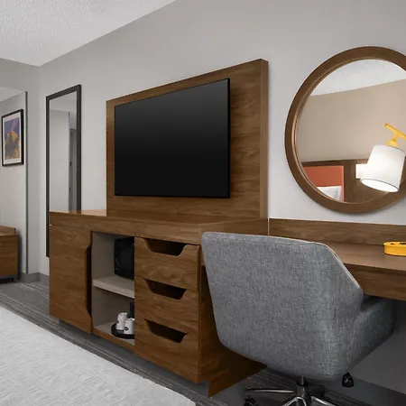 Hampton Inn & Suites Denver-Cherry Creek-3