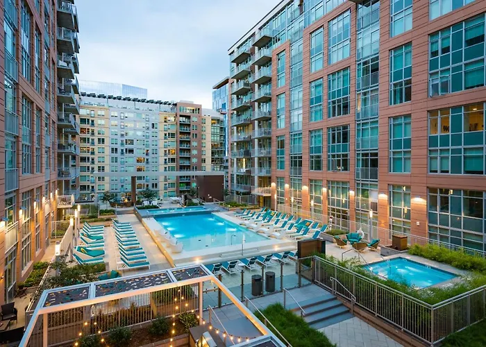 Hotel near College: Sentral Union Station