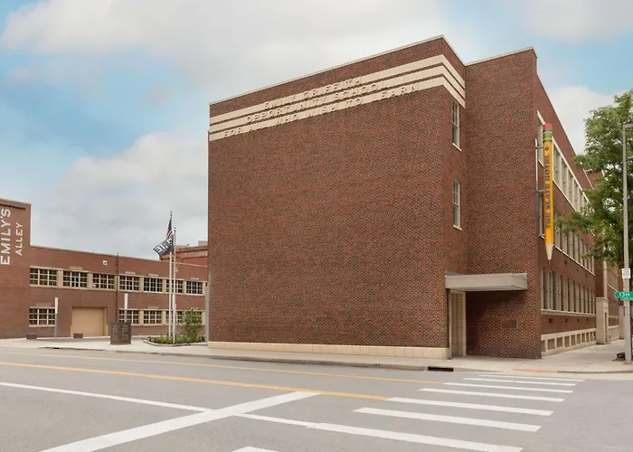 Pet Friendly hotel: The Slate Hotel Denver Downtown, Tapestry By Hilton