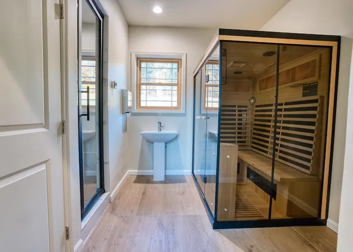 The Haues Windham - Spacious Suites, Hot Tub, Mountain Views!